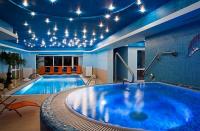 Jacuzzi en el Hotel Saphir Aqua - Hotel de calidad en Sopron con servicios de wellness - piscina interior