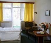 ホテルノストラシオーフォク（Hotel Nostra Siófok）の安い客室一泊二食付きのサービスでバラトン湖の近くに