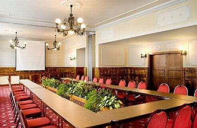 Sala de conferencias y reuniones asequible en Silvanus Hotel - ✔️ Hotel Silvanus**** Visegrad - Hotel Silvanus con vista panorámica y servicios de wellness en el Recodo del Danubioen 
