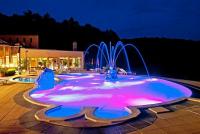 Piscina esterna dell'Hotel Silvanus - week-end romantico a Visegrad