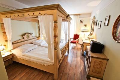 ブダペストの中心部付近のホテルシシロマンチックでエレガントなホテルの部屋 - Sissi Hotel Budapest - ブダペストの中心にある安いホテル