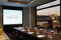 Hotel Sofitel Budapest Chain Bridge - élégant restaurant luxe - vue panoramique sur le Danube