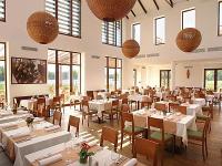 Agradable y elegante restaurante del Hotel Tisza Balneum en Tiszafured