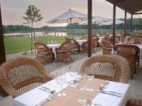 Terrazza con vista panoramica sul Lago Tisza, Hotel termale Balneum
