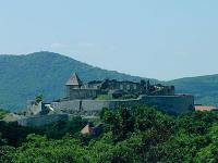 Historiska Borg med panoram utsikt för det underbara natur och Duna i Visegrad