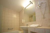 Aranyhomok Wellness Hotel Kecskemet - cuarto de baño superior en el hotel de cuatro estrellas