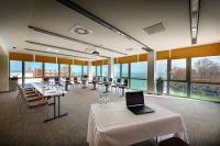 Yacht Wellness Hotel Siófok - conferentieruimte met panoramisch