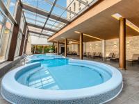 Grand Hotel Anna a Balatonfured piscina coperta e centro benessere