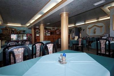 Hotel in Sarvar - The restaurant of the aparthotel offers Hungarian and Mediterranean food - Apartment Hotel Sarvar - apartments with kitchen in Sarvar on favourable prices next to the arboretum in Sarvar