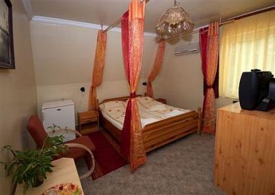 Cheap rooms in Sarvar close to the arboretum in Apartment Hotel Sarvar - Apartment Hotel Sarvar - apartments with kitchen in Sarvar on favourable prices next to the arboretum in Sarvar