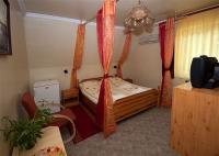 Cheap rooms in Sarvar close to the arboretum in Apartment Hotel Sarvar