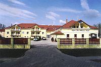 Aqua Lux Wellness Hotel*** Cserkeszőlő - l'hôtel de bien-etre hongrois, dans la ville Cserkeszolo en Hongrie