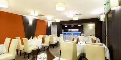 Hotel Auris Szeged - restaurant with Hungarian specialities in the centre of Szeged - Hotel Auris Szeged**** - new 4-star hotel in Szeged with wellness services