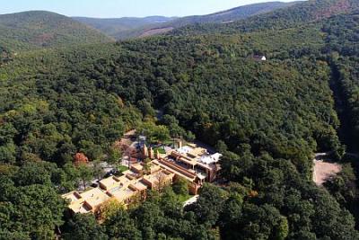 Hotel Bambara Felsotarkany in het Bukkgebregte - beschikbare hotelkamer met panorama-uitzicht over de bossen tegen actieprijzen - ✔️ Bambara Hotel Felsotarkany Bukk**** - Wellness Hotel Bambara in Afrikaanse stijl met halfpension in het Bukkgebergte tegen actieprijzen