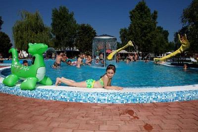 Hoteles agradables para los niños Familiar Barack Spa y Hotel Termal Tiszakecske - ✔️ Barack Thermal Hotel**** Tiszakecske - Wellness Hotel barato en Tiszakécske