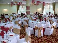 Elegant restauran in Hotel Bellevue in the Danube bend for wedding