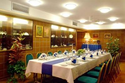 Hotel Hungaria City Center Budapest - restauran con especialidades húngaras en Budapest - ✔️ Danubius Hotel Hungaria City Center**** Budapest - Grand Hotel Hungaria Budapest