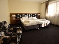 De elegante hotelkamer van Bodrogi Kuria met basis van halfpension