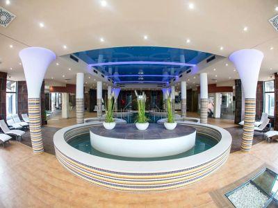 4* Borostyan Med Hotel Nyiradony - elegant hotel romantic de wellness - ✔️ Borostyán Med Hotel**** Nyíradony - Promoții spa și wellness la hotelul din Nyiradony