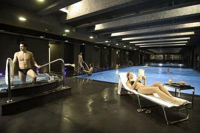 Wellnesszentrum im Hotel Residence Broadway mit Jakizzi, Sauna, Dampfbad und Pool - Bliss Wellness Hotel Budapest - Apartements im Hotel Bliss, in der Innenstadt von Buadpest für günstige Preis