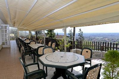 Terrazza panoramica all'Hotel Budai - alloggio economico per una vacanza breve - Hotel Budai Budapest - albergo economico conposizione ottima per trasporto pubblico