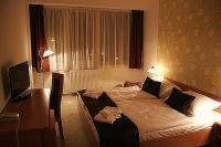 Canada Hotel Budapest - romantic 3-star hotel room at affordable price 
