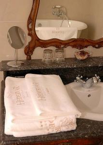 Castle Hotel Hedervary - bathroom - Hotel Hedervary Hungary - Hedervary Castle Hotel - Hedervar - Hungary