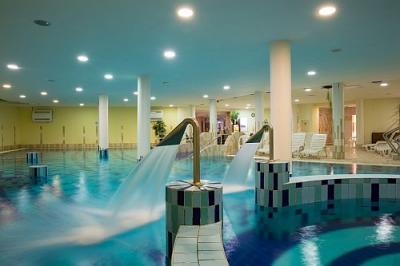 ✔️ CE Plaza Hotel wellness medencéje Siófokon romantikus wellness hétvégére - ✔️ CE Plaza Hotel**** Siófok - Wellness akció CE Plaza Hotel