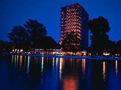 Hotel Club Europa Siofok - vida nocturna viva - hotel acogedor cerca de la costa de Balaton - Hotel Europa Siofok - ✔️ Hotel Europa Siófok** - Hotel barato en Siofok, Balaton