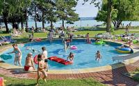 Piscina para niños en Klub Tihany - bungalows en la costa del Lago Balaton