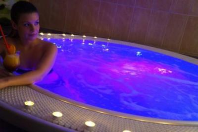 Hotel Corvinus Zalaszentgrót - Eleganter Jacuzzi für Wellnesswochenende in Zalaszentgrót - ✔️ Hotel Corvinus*** Zalaszentgrót - Paketangebote mit Wellnessbenutzung zum Aktionspreis