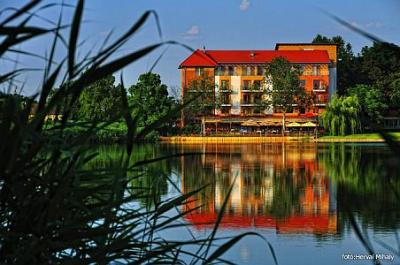 Corvus Aqua Hotel Gyoparosfurdo 4* - zniżka spa hotel termalny - ✔️ Corvus Aqua Hotel**** Gyopárosfürdő - hotel wellness z wyżywieniem HB w Oroshaza