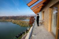 Hotel Corvus Hotelul Aqua cu vedere panoramică la Lacul Gyoparos