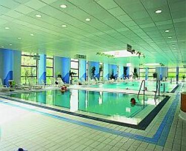 Swimming pool - Thermal wellness spa hotel - Thermal Hotel Helia - Budapest 