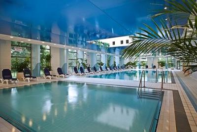 Piscine couverte Danubius Health Spa Resort Helia à Budapest - ✔️ Hotel Helia**** Budapest - hotel thermal á Budapest