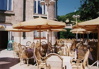 Budapest Hotel Gellert - terrazza con vista sul Danubio - hotel sulla riva del Danubio a Budapest - Gellért Hotel**** Budapest - albergo centro termale e benessere a Budapest, Ungheria