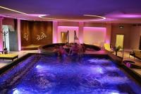 Jacuzzi w Hotelu Delibab Hajduszoboszlo, idealne miejsce na weekend wellness