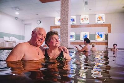 Thermal pool in Elixir Medical Wellness Hotel in Morahalom  - ✔️ Hotel Elixír*** Mórahalom - paquetes de bienestar con descuento en Mórahalom