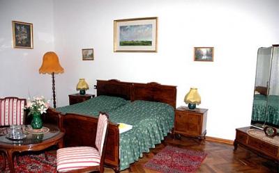Room of Forster Hunting Lodge in Bugyi - cheap castle hotel near Budapest - Forster Vadaszkastely Bugyi - Forster Hunting Lodge Bugyi