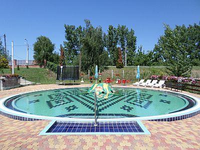 Piscina termale a Poroszlo nell'area del Fűzfa Hotel  - ✔️ Fűzfa Pihenőpark*** Poroszló - hotel benessere vicino alla riva del Lago Tisza a Poroszlo