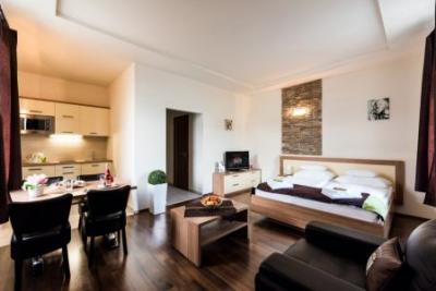 Hotel Plaza lägenhet i Gyor - Billiga och trevliga fria rum i Györ - ✔️ Studio Plaza Hotel Gyor**** - Specialhalvpension paket i Gyor Studio Plaza Hotel