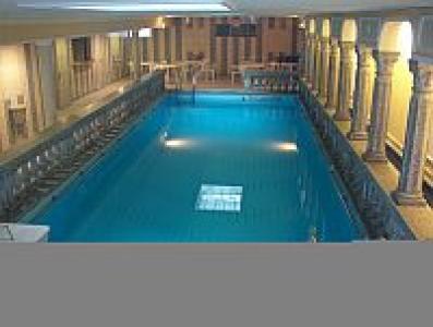 Swimmingpool - Gida Wellness Hotel - Gida Udvar Biatorbagy