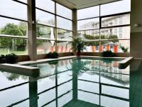 Piscină în hotelul Gotthard de wellness şi conferinţe din Ungaria