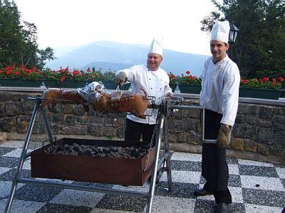 Fin de semana Galyateto e Grand Hotel Galya**** - terraza con parrilla - ✔️ GrandHotel Galya**** Galyatető - Hotel de bienestar con descuento Galyateto en el Matra