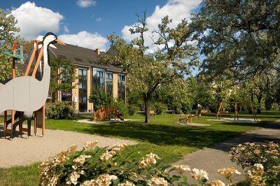 Speelplaats in de tuin van Hotel Kalvaria in Gyor - ✔️ Hotel Kálvária**** Győr - kamerboeking voor actieprijzen in het viersterren hotel Kalvaria in Gyor