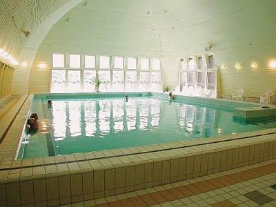 Heilwasserbecken in Heviz, im Hotel Helios Spa und Wellnesshotel - Hunguest Hotel Helios*** Heviz - 3-Sterne Wellness und Spa Hotel in Heviz mit billigen Preisen