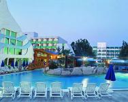 Hotel NaturMed Carbona Heviz - hotel termale e spa a Heviz - piscina esteriore con scivoli