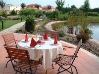 Terrazza e laghettino a Vecses all'Hotel Stacio - airport hotel Vecses 