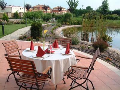 Airport Hotel in Vecses - teracce and garden of Hotel Stacio - Airport Hotel Stáció**** Vecsés - discount hotel close to Budapest Airport