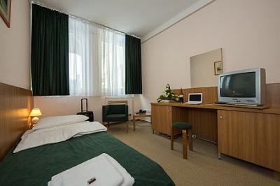 Last minute offer in Alföld Gyöngye Hotel - hotelroom with entrance tickets to the adventure bath - Alföld Gyöngye Hotel*** Orosháza - Cheap accommodation with half board and spa tickets in Oroshaza